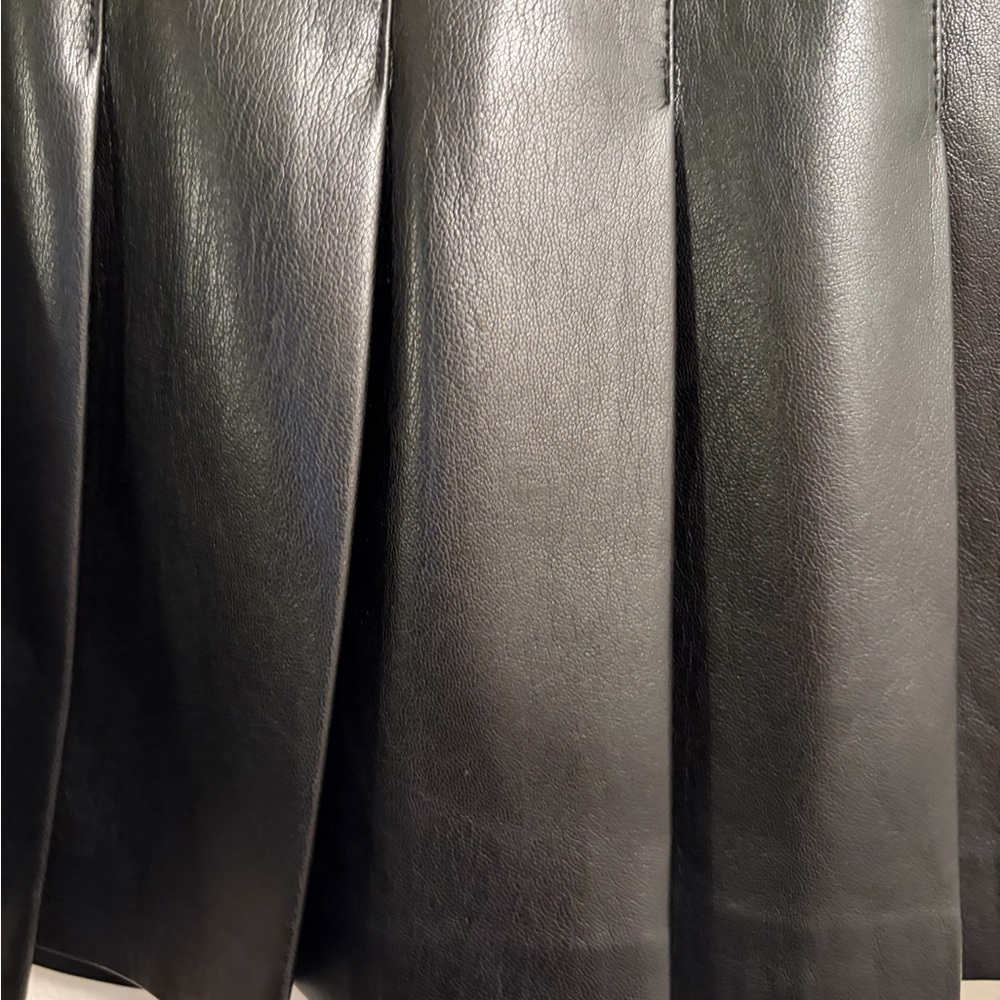 Alice & Olivia faux Leather Pleated Skirt size 6 - Picture 5 of 7